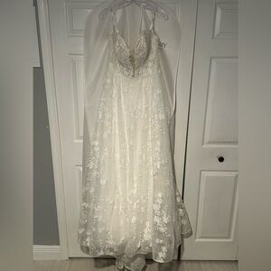 L’Amour Capri LA style wedding gown